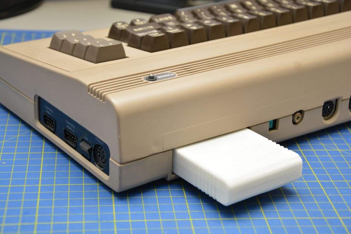 Stampa 3D Commodore C64 Case per MP32C64 